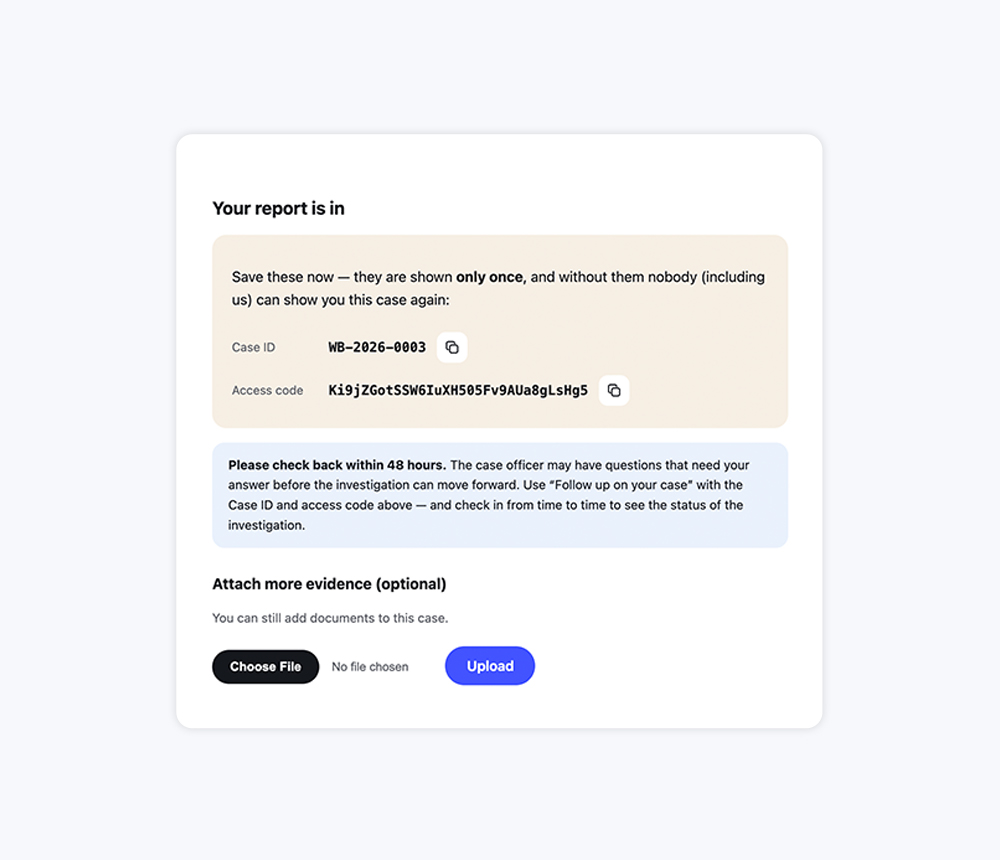 La confirmación de un aviso enviado, con el número de caso y el código de acceso para seguirlo